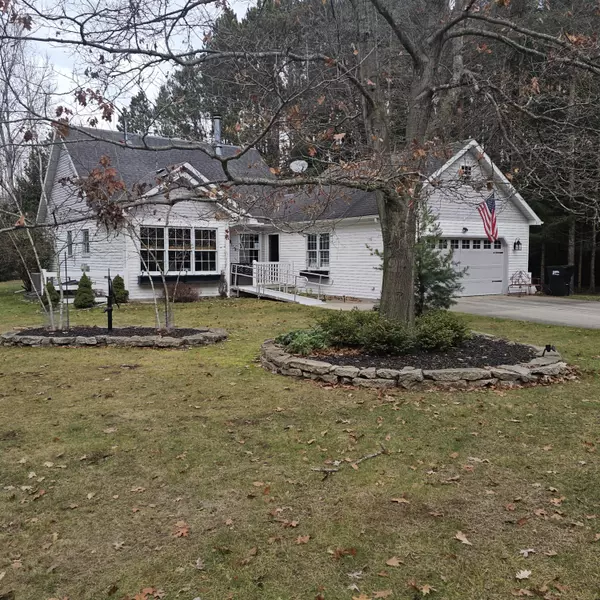 Canadian Lakes, MI 49346,9138 White Pine Drive