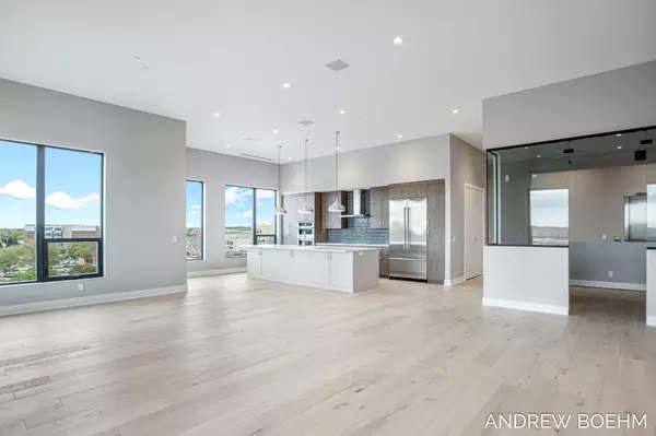 Holland, MI 49423,159 S River Avenue #404