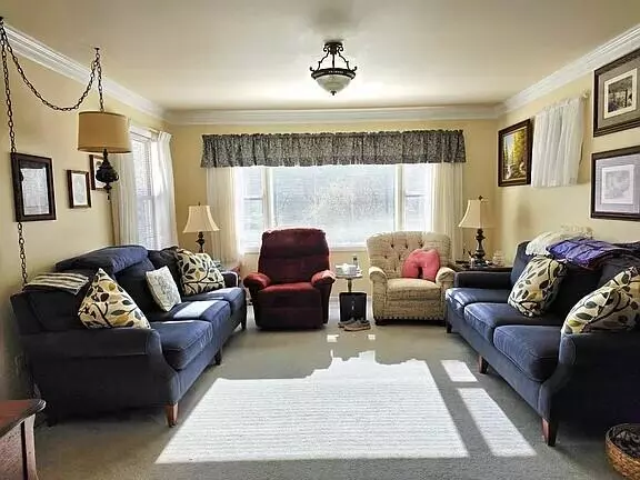 Hillsdale, MI 49242,44 Leroy Street