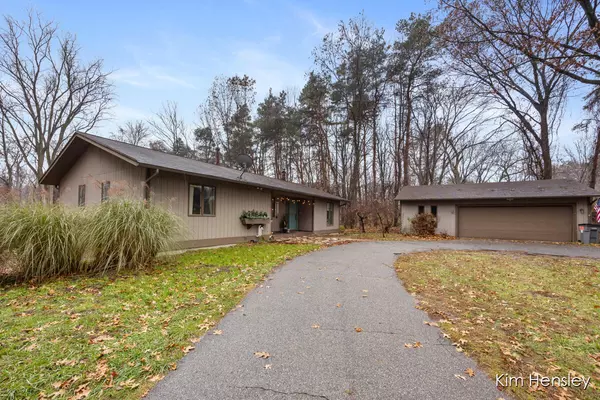 Grand Rapids, MI 49546,4736 Burton SE Street