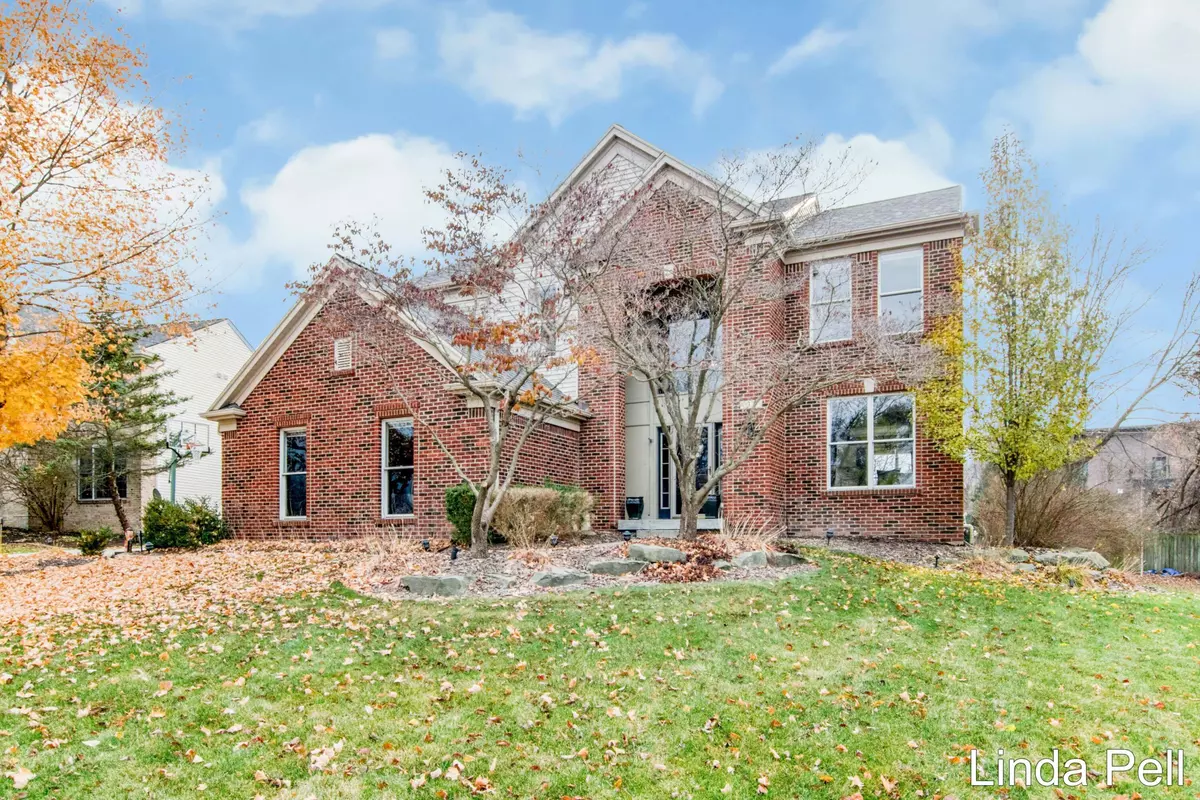 Ada, MI 49301,33 Fox Point NE Court