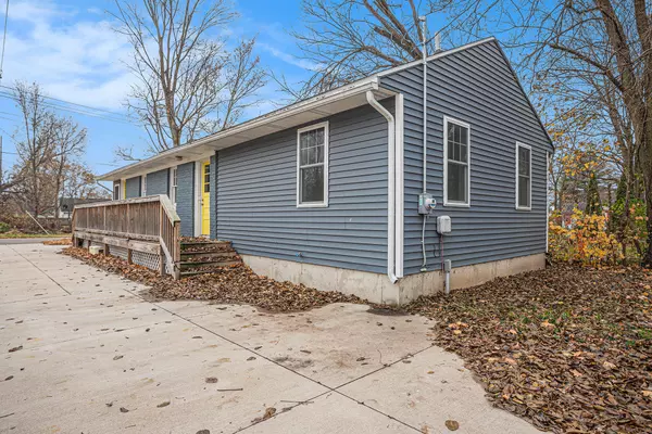 Three Rivers, MI 49093,513 Hill Street