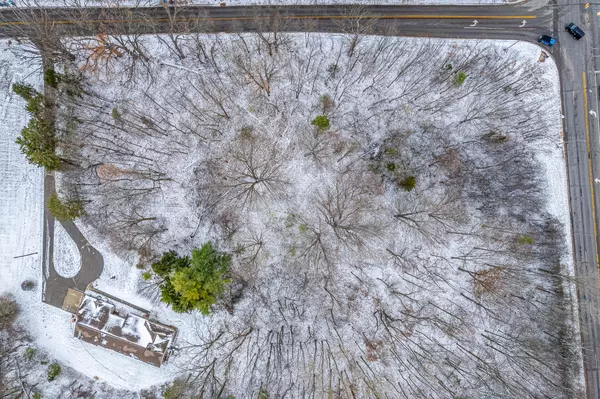 Grand Rapids, MI 49546,3926 Lake SE Drive