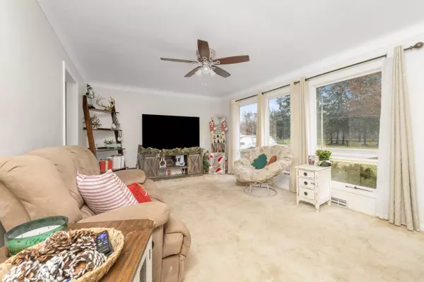 Paw Paw, MI 49079,733 Hazen Street