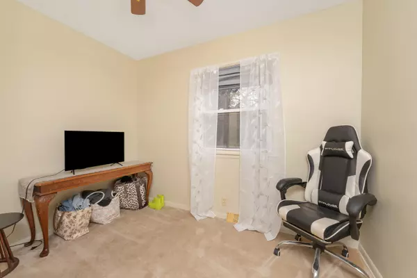 Paw Paw, MI 49079,733 Hazen Street