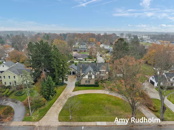 Spring Lake, MI 49456,522 E River Street