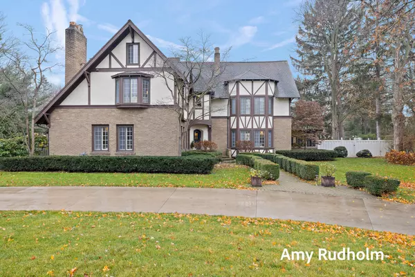 Spring Lake, MI 49456,522 E River Street