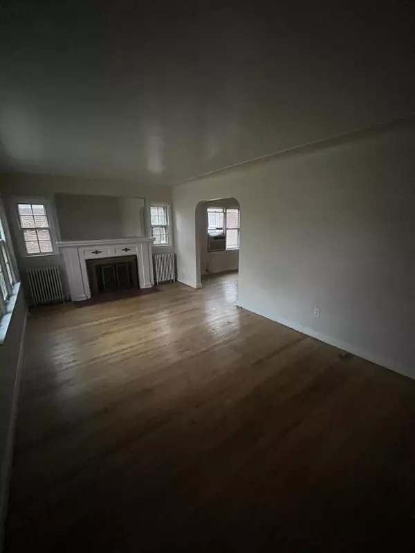 Harper Woods, MI 48225,20604 Washtenaw Street