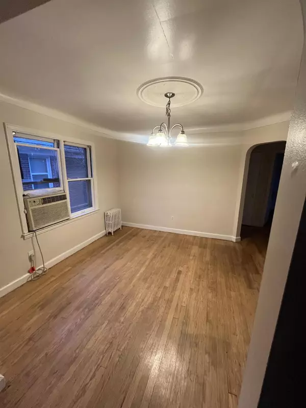 Harper Woods, MI 48225,20604 Washtenaw Street