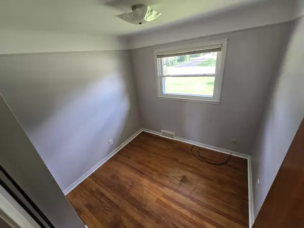 Livonia, MI 48154,15935 Foch Street