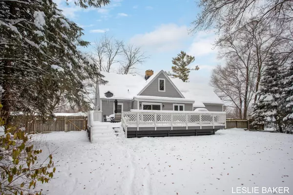 Holland, MI 49423,943 College Avenue