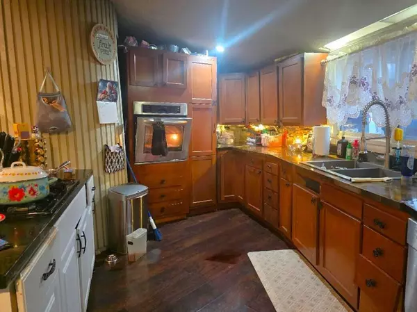 Farmington Hills, MI 48336,23360 Glencreek Drive