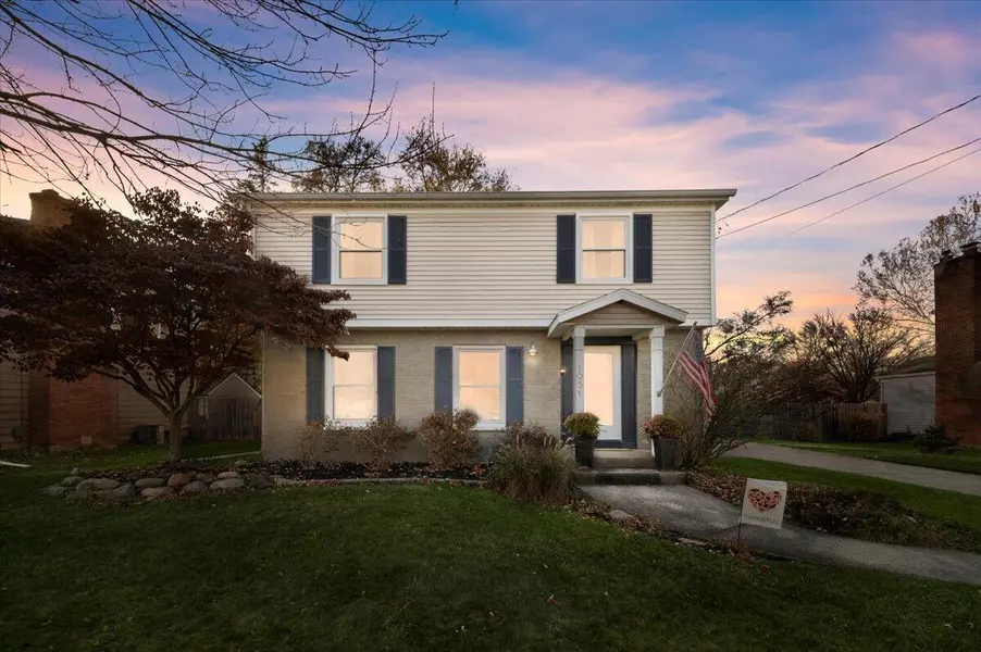 1951 Millbrook SE Street, Grand Rapids, MI 49508