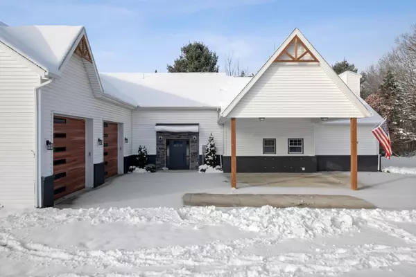 Alto, MI 49302,9815 Snow Pointe SE Drive