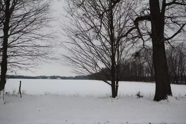 8016 E Xy Avenue, Vicksburg, MI 49097