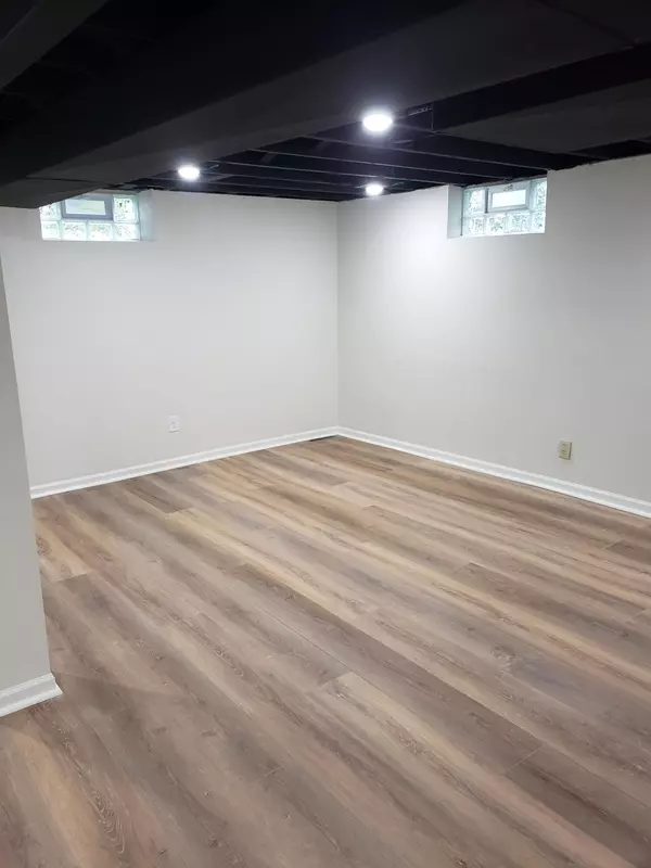 Ann Arbor, MI 48103,1053 Pine Tree Drive