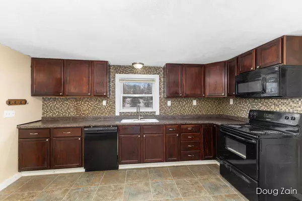 Cedar Springs, MI 49319,12040 Macclain NE Street