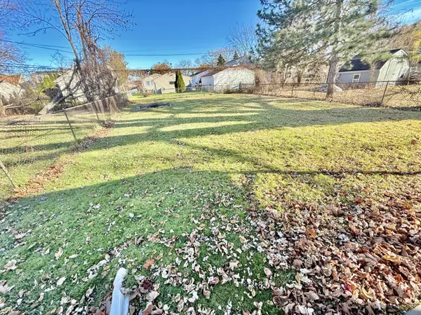 Eastpointe, MI 48021,22084 Shakespeare Avenue