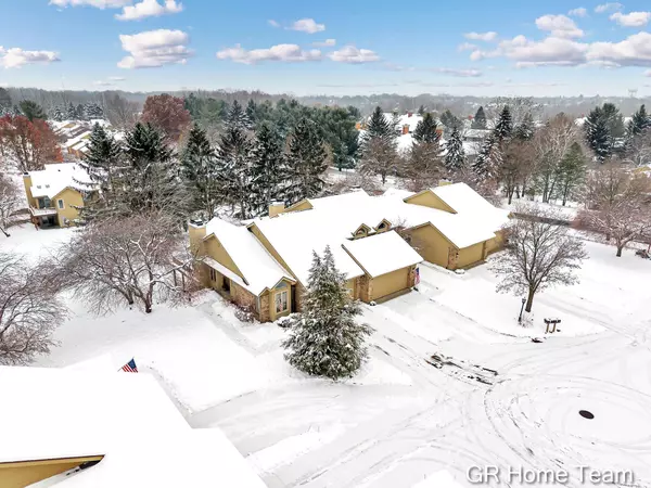 Grand Rapids, MI 49505,1946 Cross Bend NE Street #35