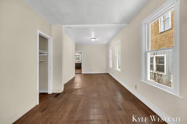 Grand Rapids, MI 49504,856 Tenth NW Street