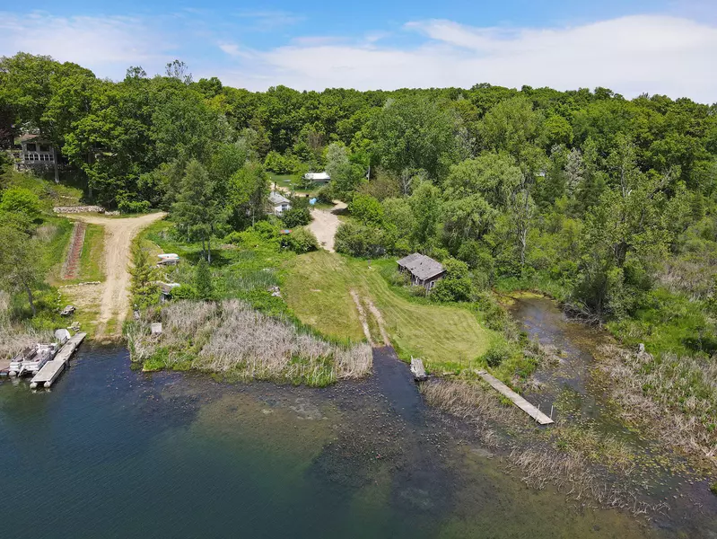 3115 Perch Point Drive, Delton, MI 49046