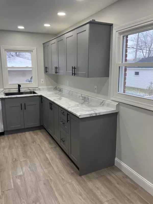 Saint Clair Shores, MI 48082,21442 Arrowhead Street