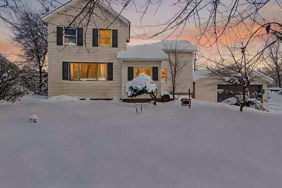 27064 White Street, Cassopolis, MI 49031