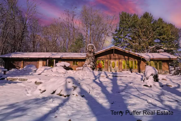 2291 20 Mile NW Road, Kent City, MI 49330