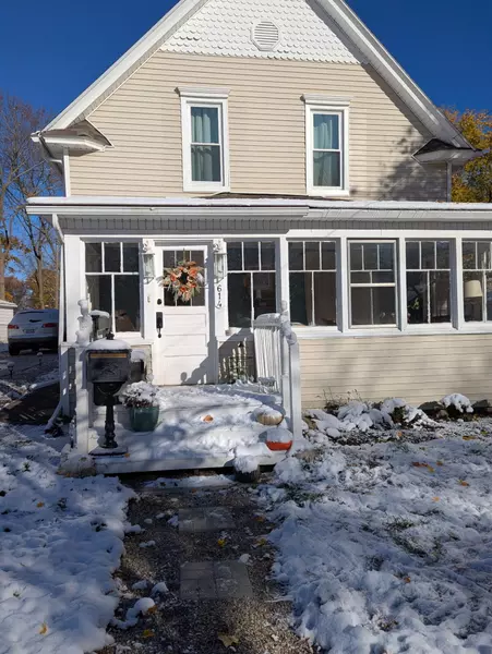 614 W Cass Street, Greenville, MI 48838