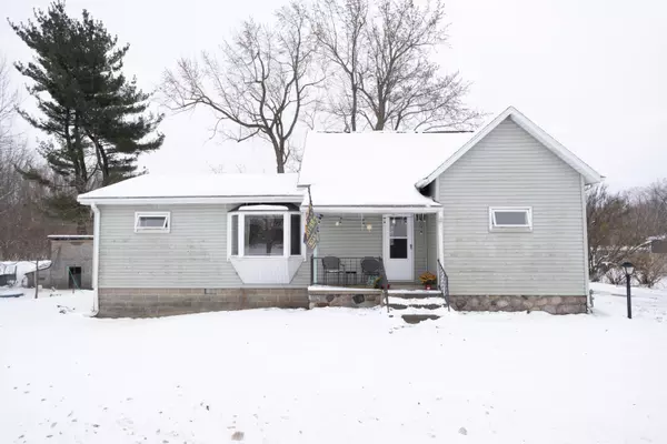 1950 E Dowling Road, Hastings, MI 49058
