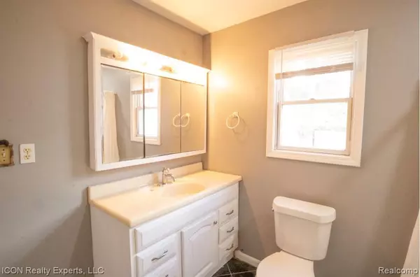 Pontiac, MI 48340,743 Hollister Street