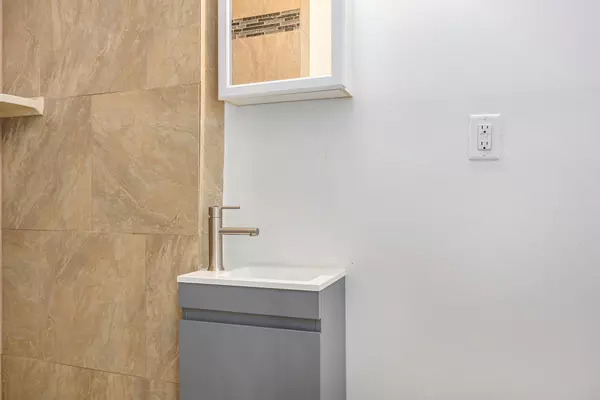 Kalamazoo, MI 49007,324 Stuart Avenue