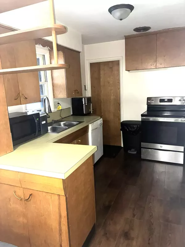 Kalamazoo, MI 49006,909 Westfall Avenue