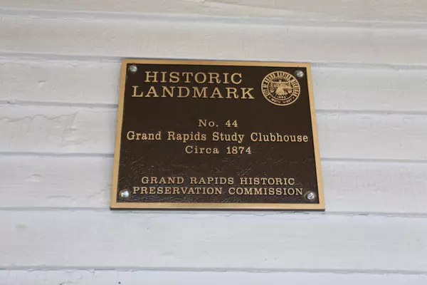 Grand Rapids, MI 49503,427 James SE Avenue