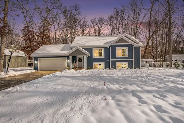 4007 Bullseye Lane, Dorr, MI 49323