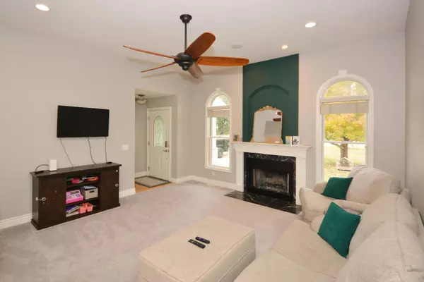 Paw Paw, MI 49079,54060 W Ridgeview Circle