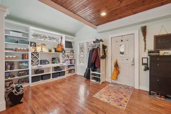 Ypsilanti, MI 48197,7 Oakwood Street