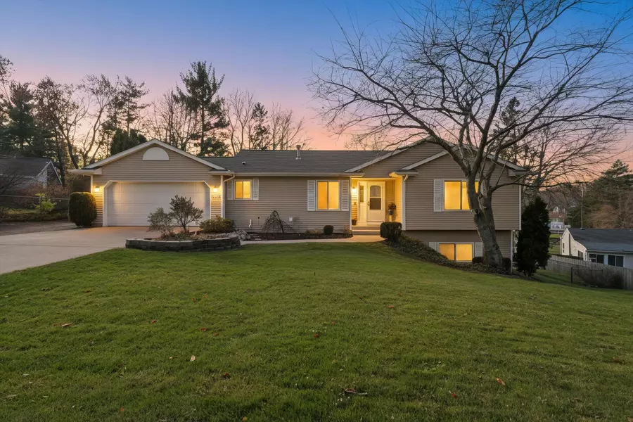 3039 Jeanlin SE Drive, Grand Rapids, MI 49546