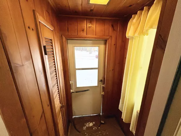 Wyoming, MI 49509,942 Oakcrest SW Street