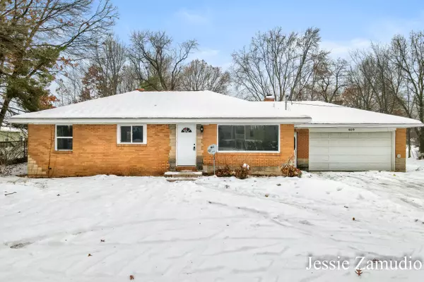 609 SE 60th SE Street, Kentwood, MI 49548