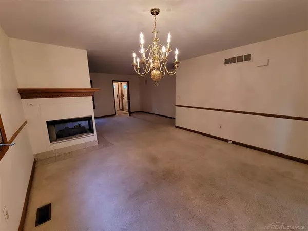 Grosse Pointe, MI 48230,856 neff