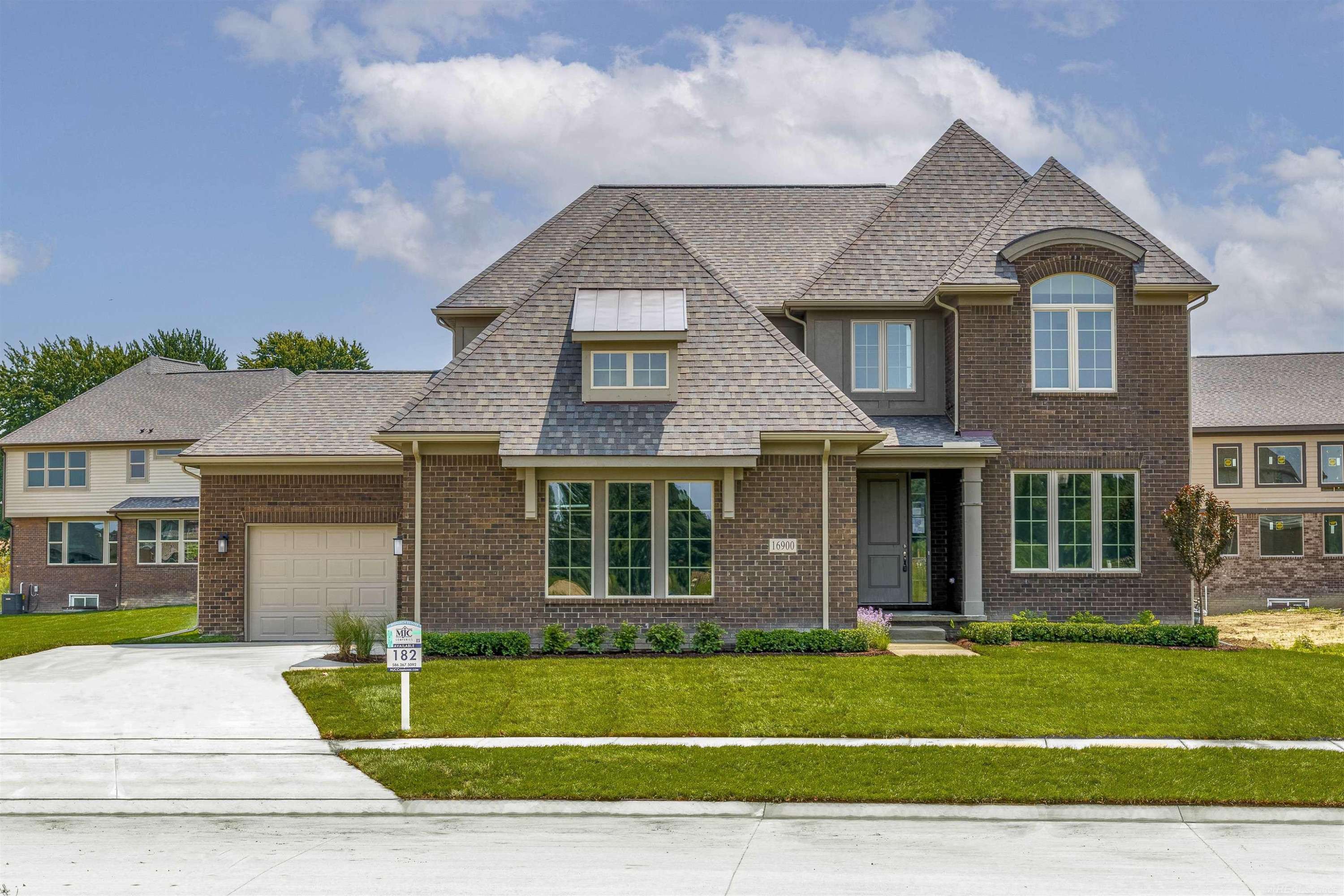 Shelby Twp, MI 48315,55790 Laurel Oaks