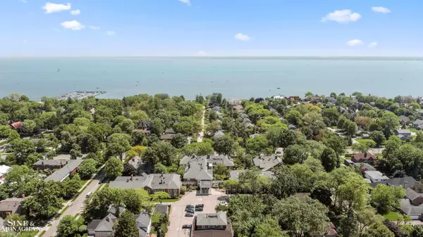 Grosse Pointe, MI 48230,17111 E Jefferson