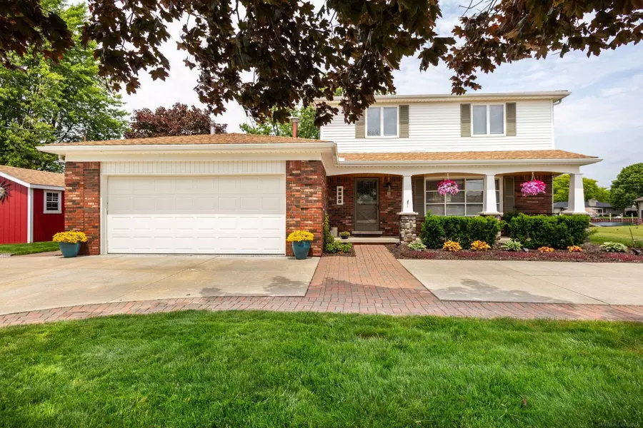 7276 Cardinal Road, Algonac, MI 48001