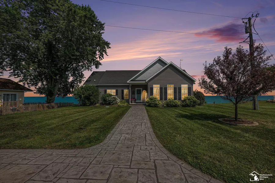 4896 Lakeshore, Deckerville, MI 48427
