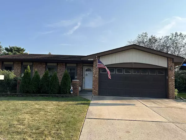 16412 Monticello, Clinton Twp, MI 48038