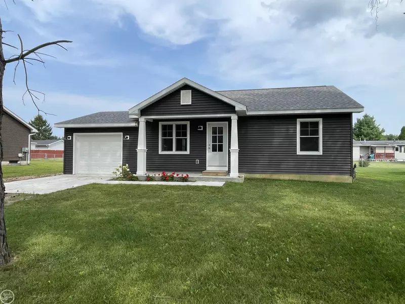 108 N Black River Road, Croswell, MI 48422