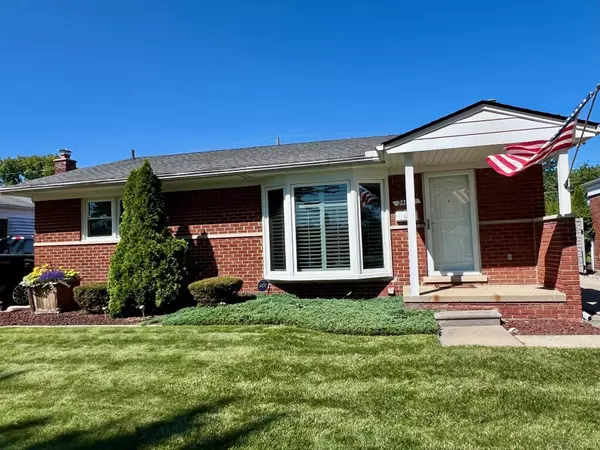 24605 Cubberness Street, Saint Clair Shores, MI 48080