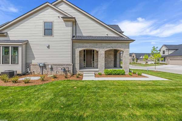 3077 Claret, Rochester Hills, MI 48309