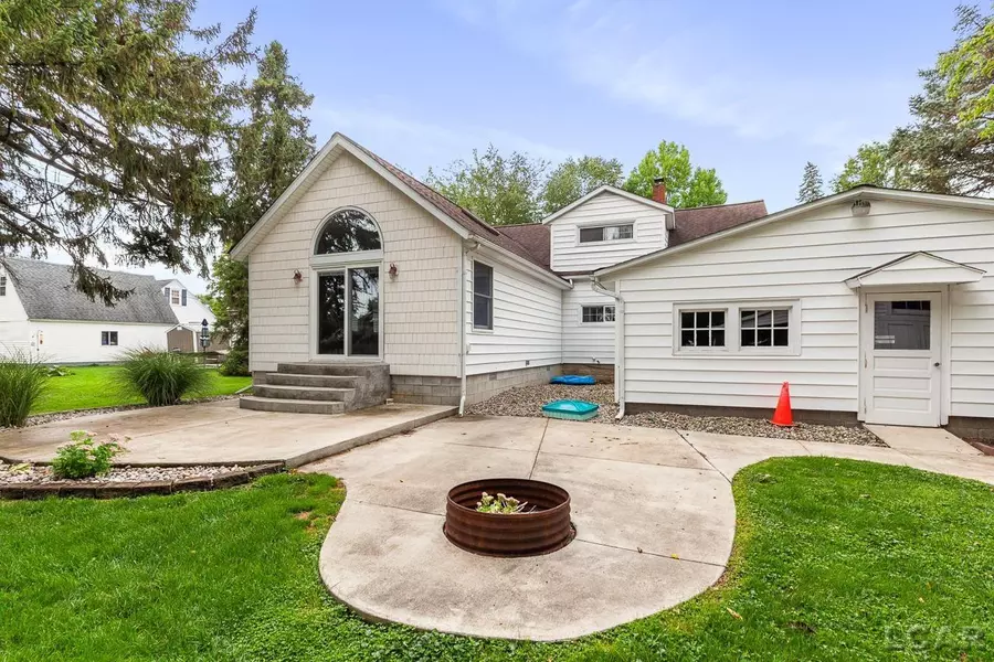 221 Russell, Blissfield, MI 49228